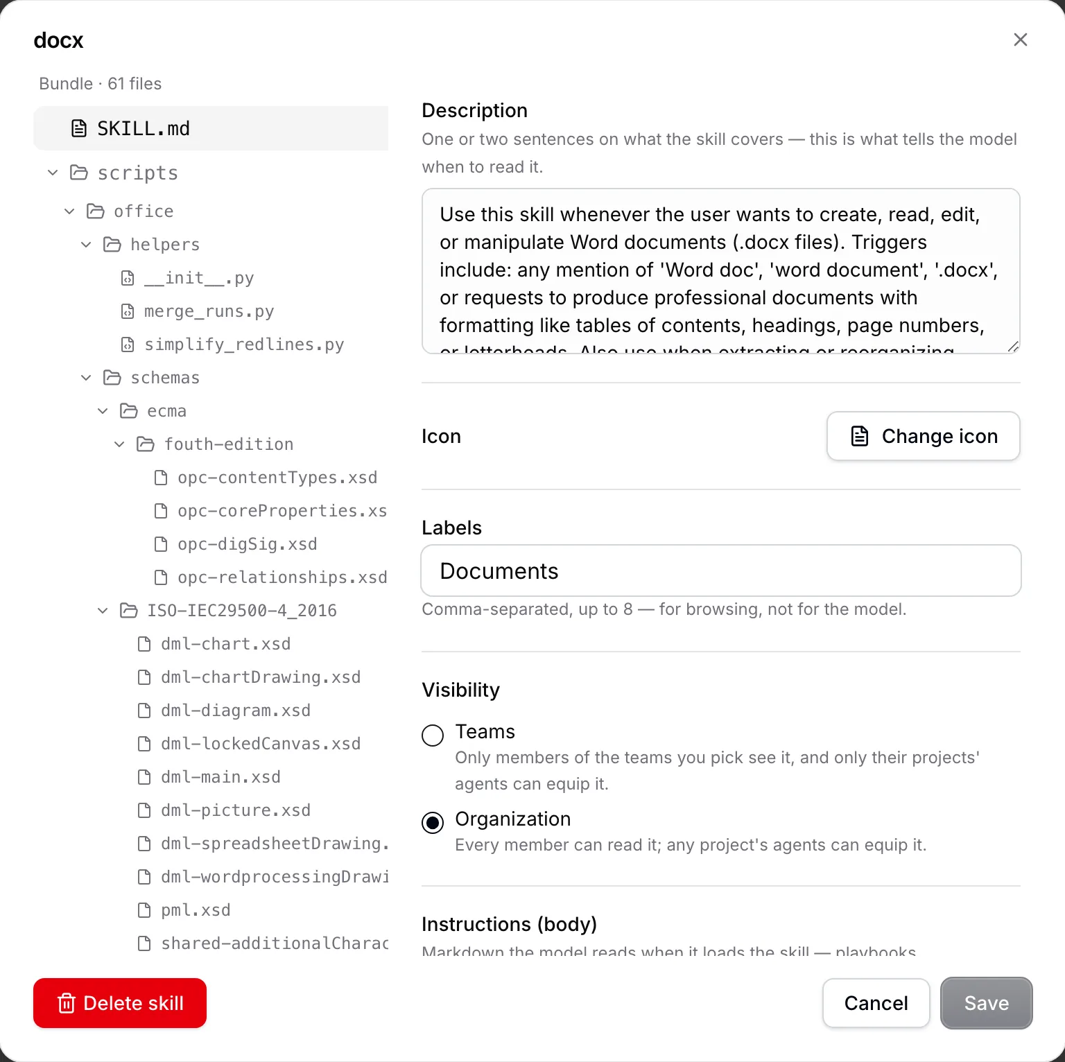 Der Editor des Skills docx zeigt den Dateibaum, Beschreibung, Labels, die Sichtbarkeit Organisation und die Überschrift Anweisungen.